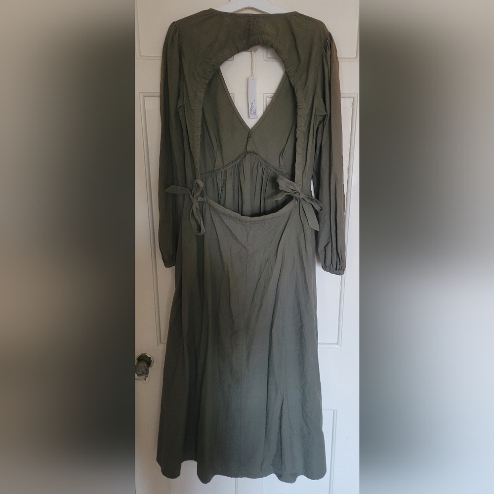 Dress - Picture 3 of 8